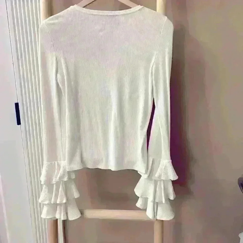 Gianni Bini Ruffled Sleeve White Top/Sweater ribbed XS video - Picture 3 of 6